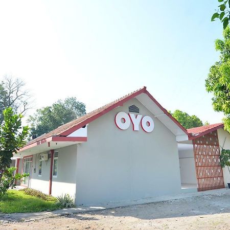 Oyo 743 Garden Guesthouse Maguwo Exterior photo