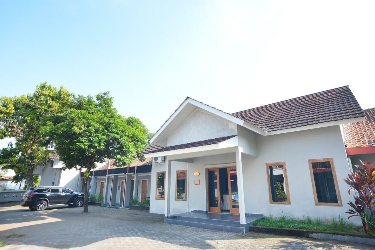 Oyo 743 Garden Guesthouse Maguwo Exterior photo